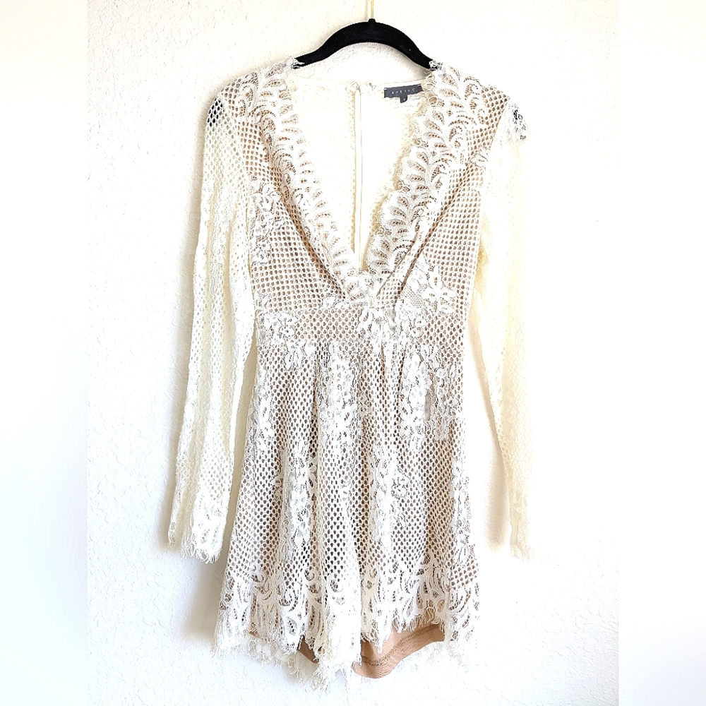 SHEIKE Eyelet Romper Shorts 💎 White Long Semi Sheer Sleeve US Women's 6